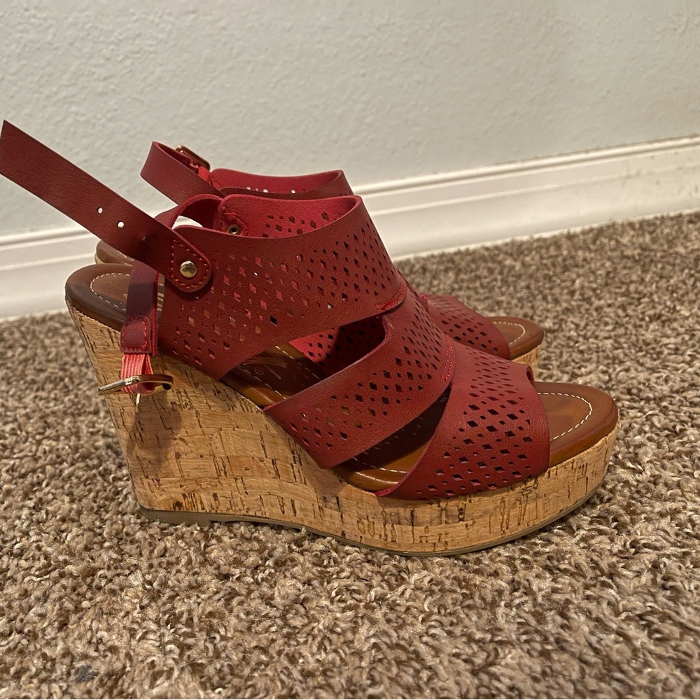Seven leather sandals with cork wedge. Worn only once.